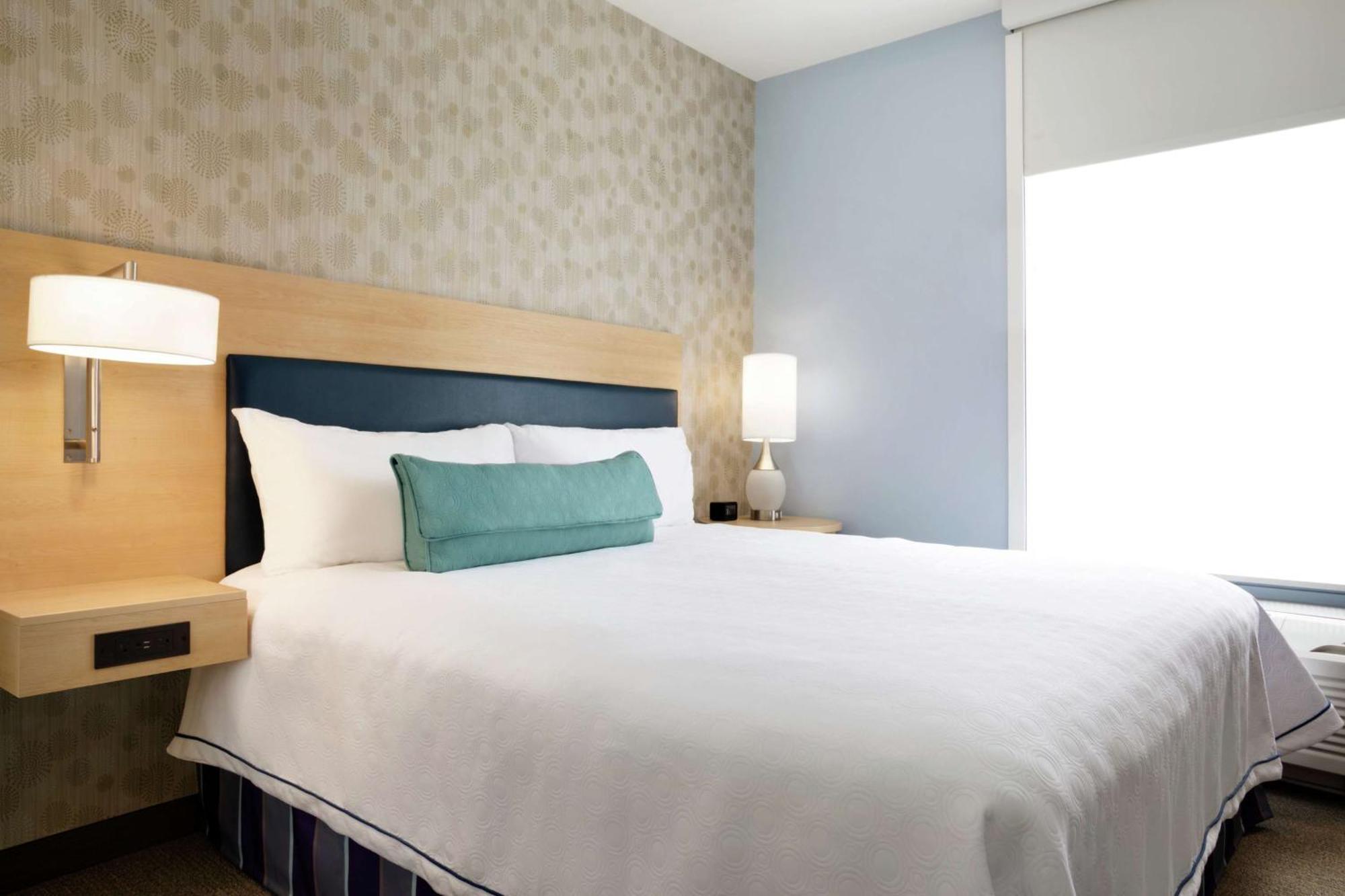 Hotel Home2 By Hilton