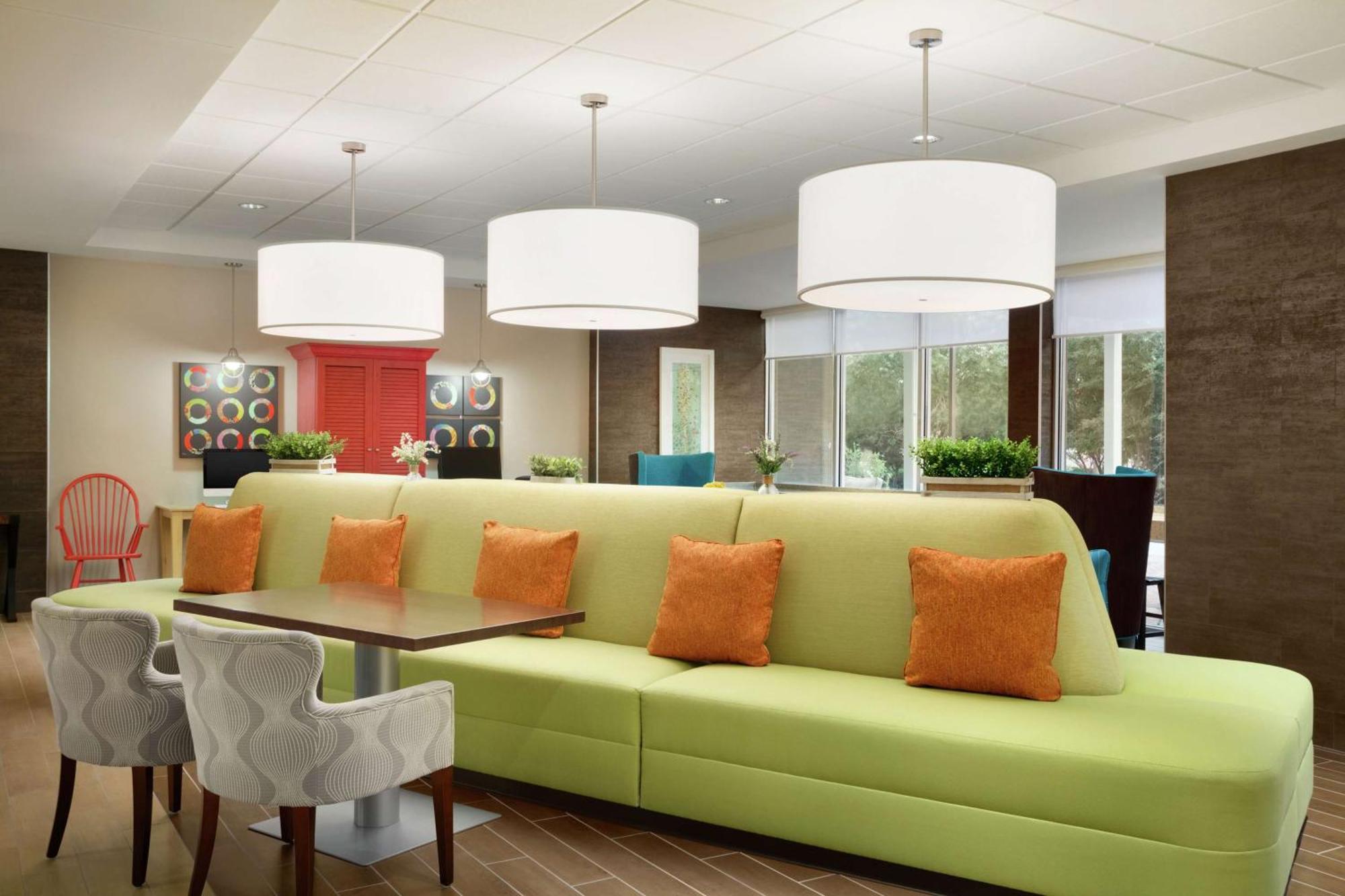 Hotel Home2 By Hilton